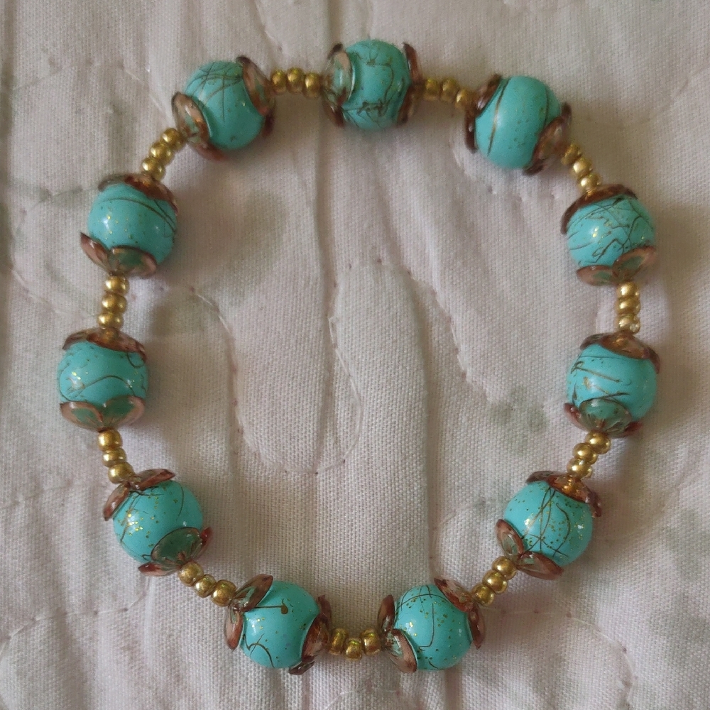 Turquoise and Gold Beaded Bracelet